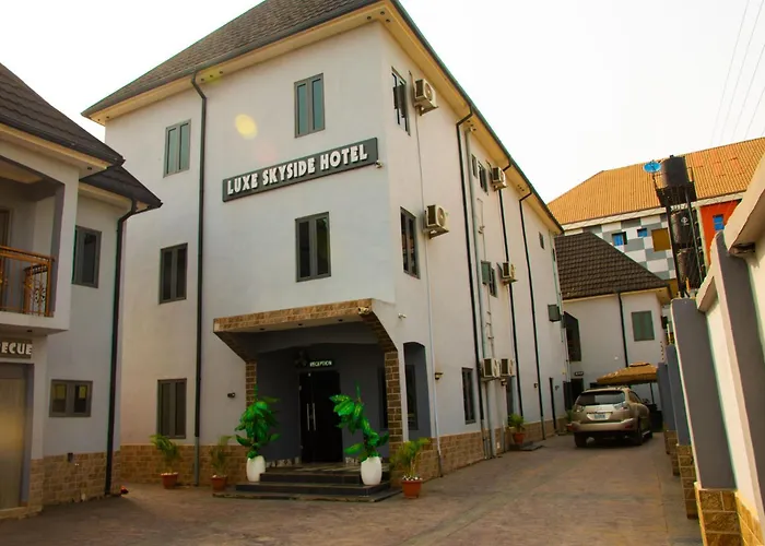 Luxe Skyside Hotel